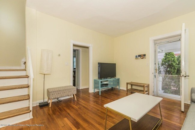 Building Photo - 105 Webb Ave