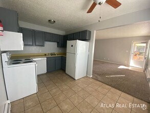 Building Photo - PICK YOUR SPECIAL! Beautiful 2Bed/2Bath Op...