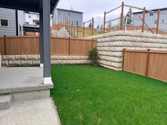 Building Photo - Elegant 4-Bed, 4-Bath 3-Story Home with Gourmet Kitchen & Private Backyard