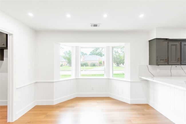 Building Photo - 15202 La Paloma Dr