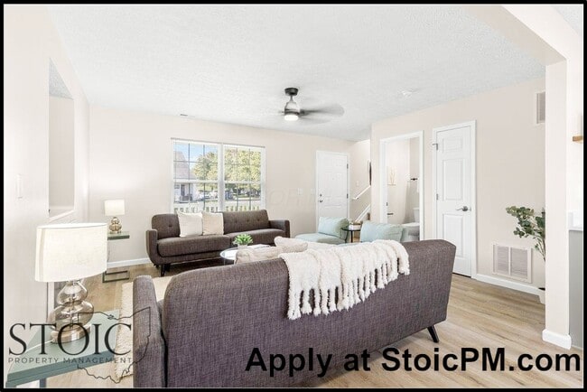 Building Photo - 1860 Meadowlawn Dr