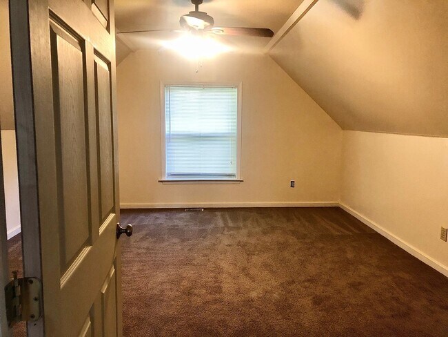Building Photo - 2034 Iuka Ave
