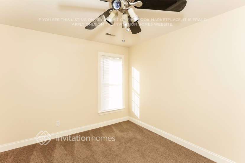 Building Photo - 1704 Crestgate Dr