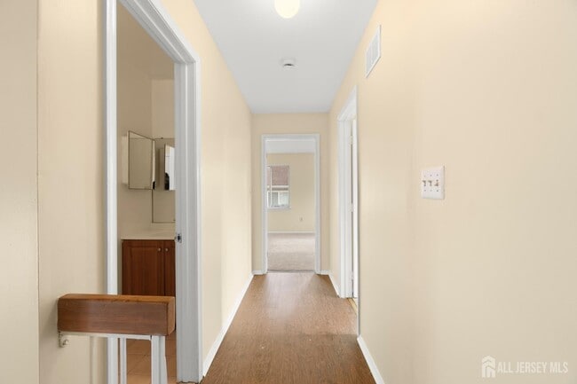 Building Photo - 1606 Madaline Dr