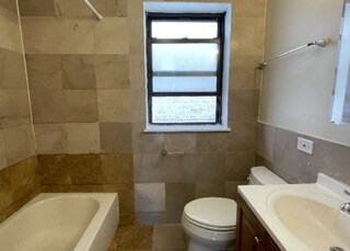 Building Photo - 1452 N Fairfield Ave