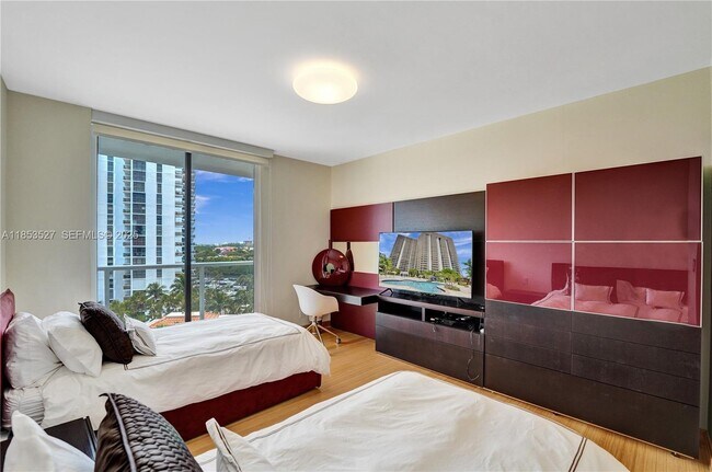 Building Photo - 20281 E Country Club Dr