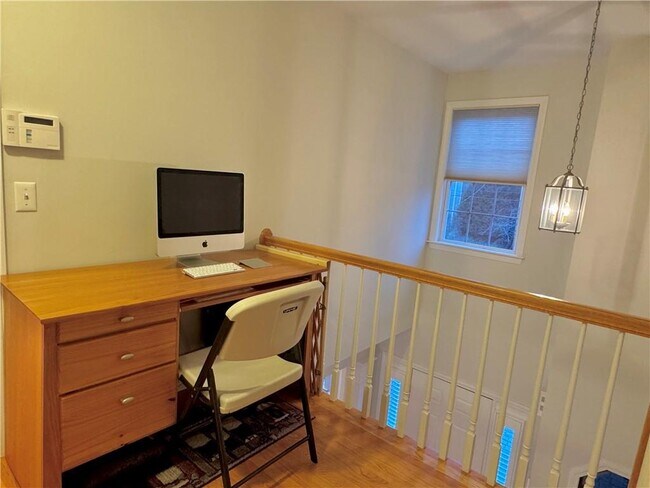 Building Photo - 34 Marian Ave