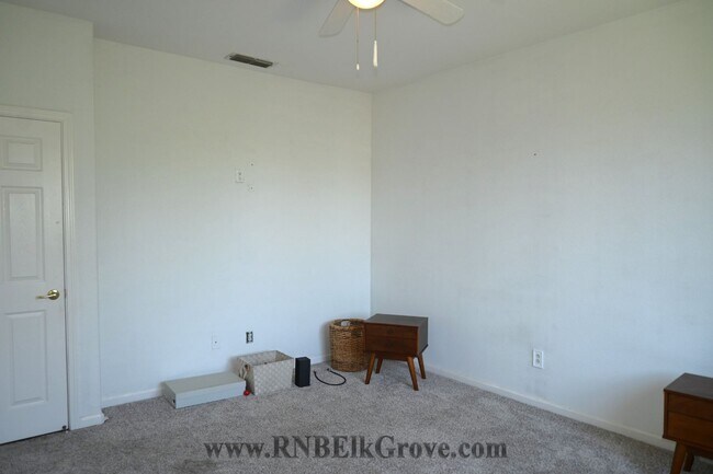 Building Photo - 5 Bedroom Home in Elk Grove! - Resident Benefit Package Property