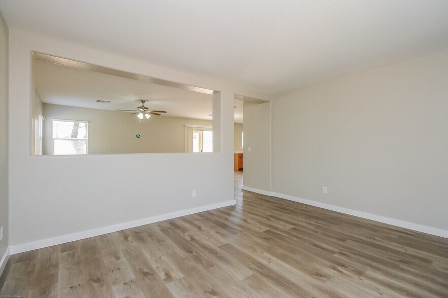 Building Photo - 28165 N Silver Ln