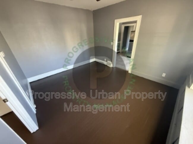 Building Photo - 3412 E 147th St