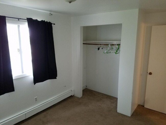 Building Photo - 2213 Lathrop St