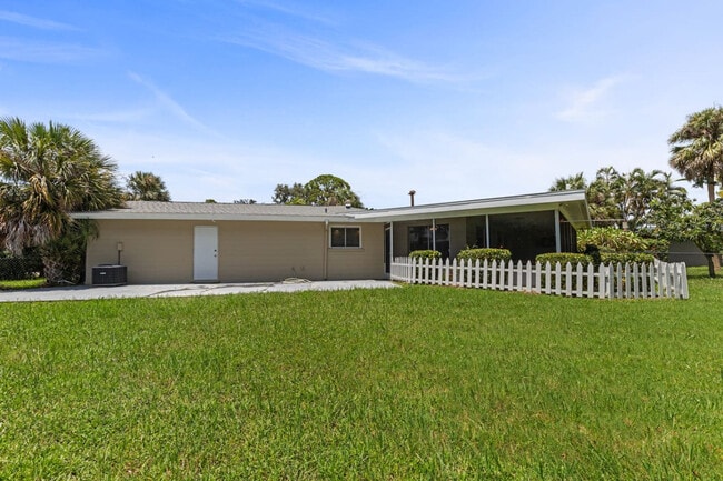 Building Photo - 460 Magellan Dr