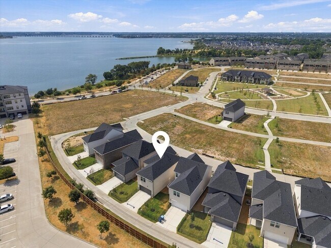 Building Photo - 1814 Waterwalk Dr