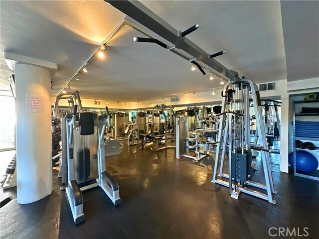 Building Photo - 1131 Alta Loma Rd