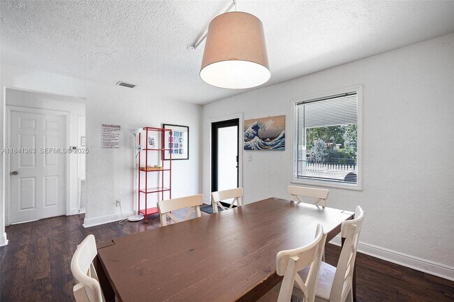 Building Photo - 243 NW 44th St