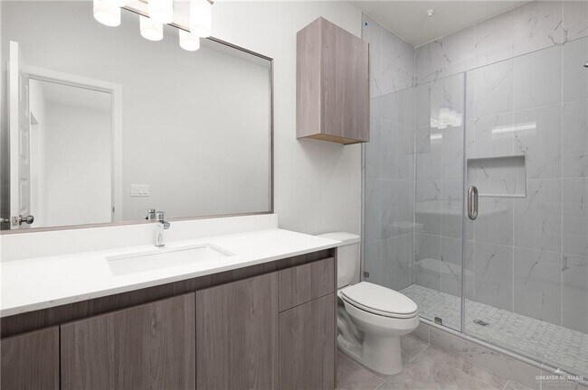 Building Photo - 402 N Alexandrite Ave