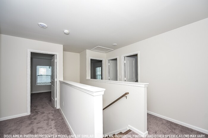 Building Photo - 495 Blue Garden Wy