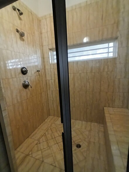 Building Photo - 1572 Silverwood Dr