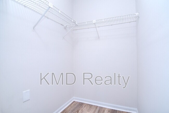 Building Photo - 6120 Meadow Rose Ln