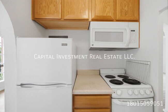 Building Photo - 27 S 800 E