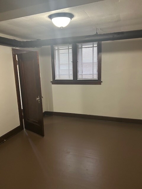 Building Photo - 598 Blaine Ave