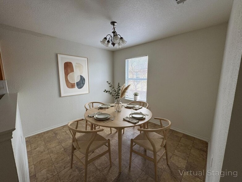 Building Photo - 3301 Toledo Dr