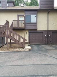 Building Photo - 1 Bedroom 1 Bath Townhome with Garage Parking in Village Seven
