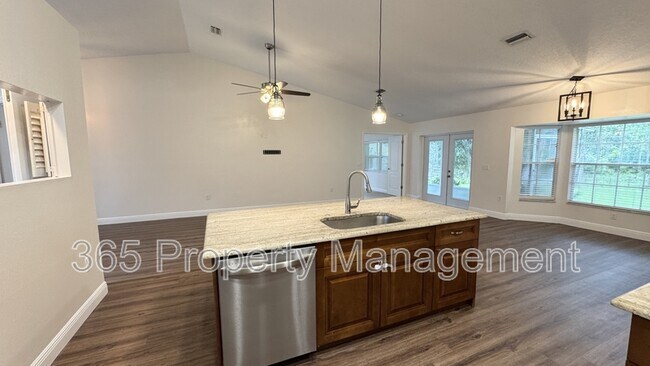 Building Photo - 616 Erin Way