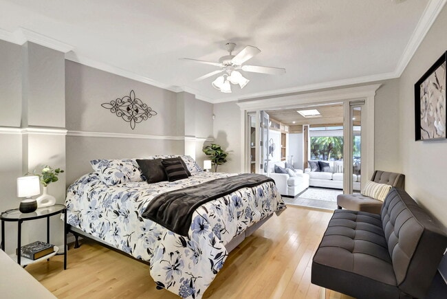 Building Photo - 11361 SW Pembroke Dr