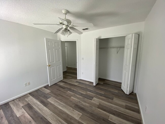 Building Photo - 15718 Bay Vista Dr