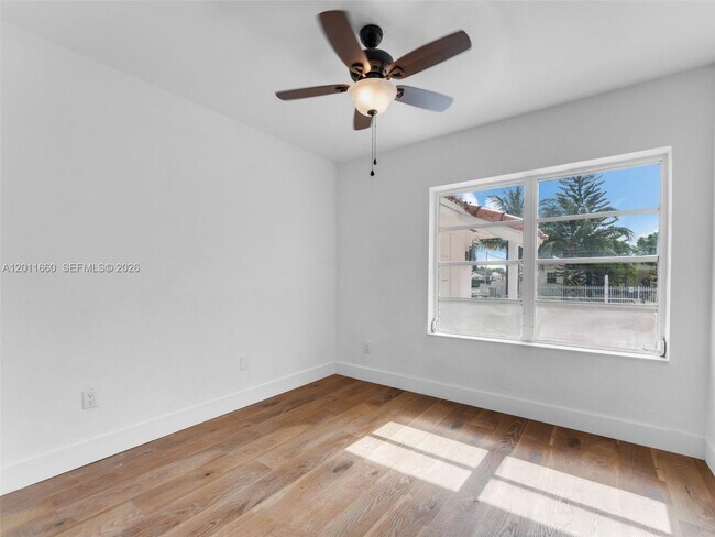 Building Photo - 520 NW 32nd Pl