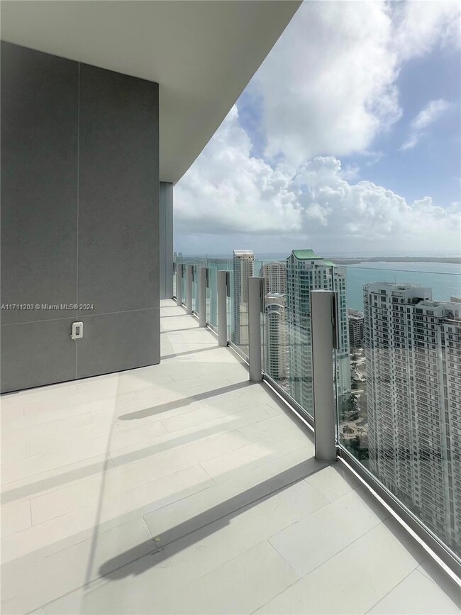 Building Photo - 300 Biscayne Blvd Way