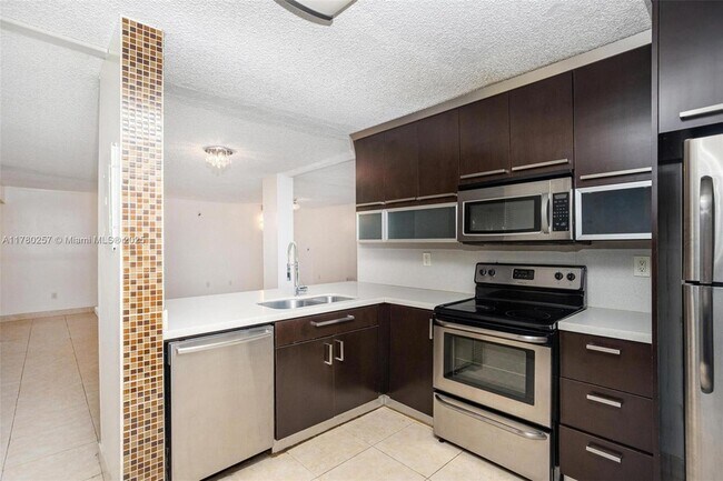 Building Photo - 3553 Magellan Cir