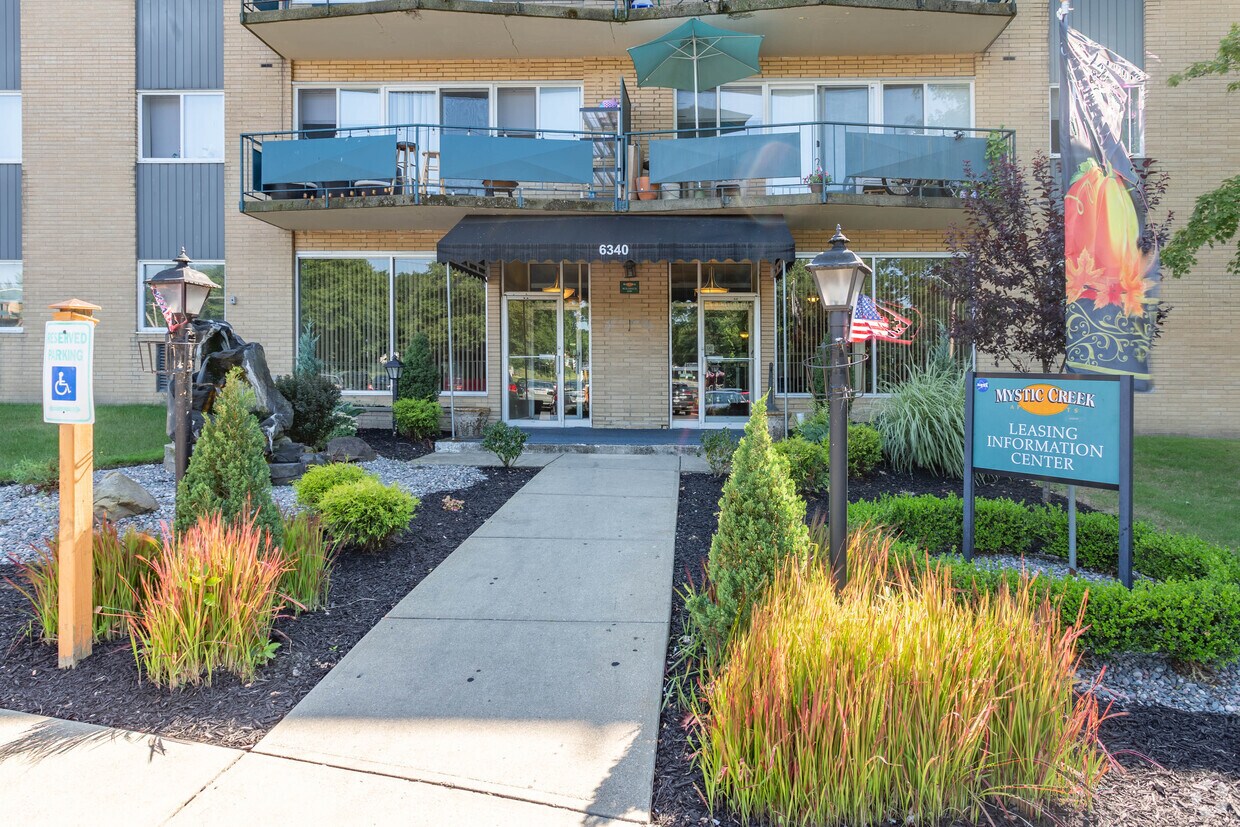 Mystic Creek Apartments Parma Heights