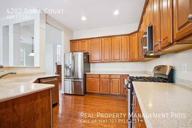 Building Photo - 4202 Sonia Ct