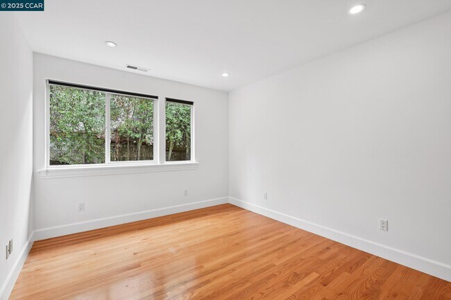 Building Photo - 4132 Balfour Ave