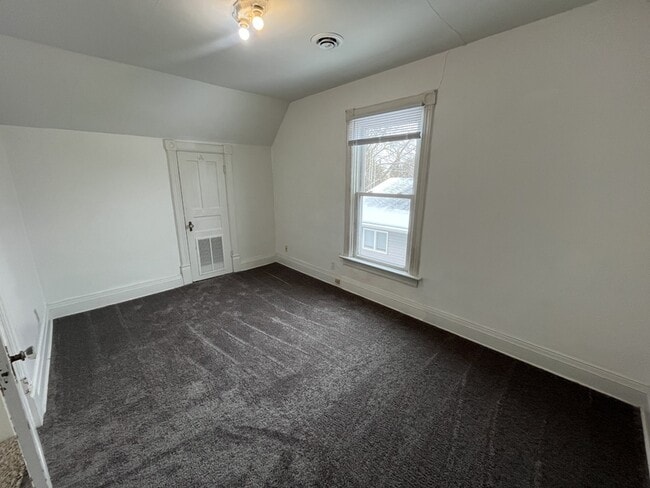 Building Photo - 722 S 22nd St