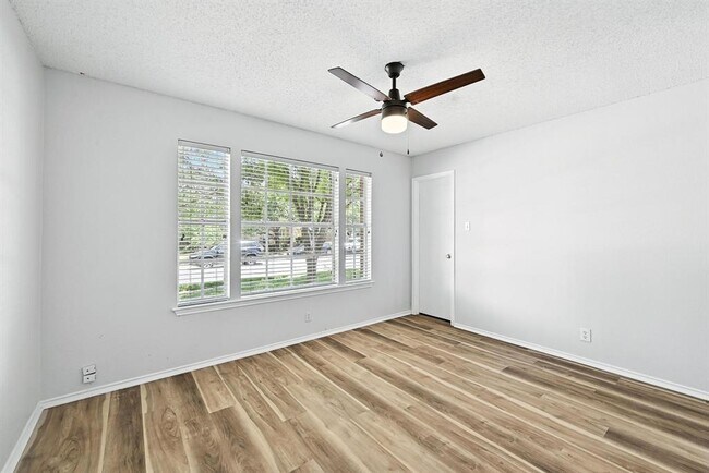 Building Photo - 16727 Chamonix Terrace