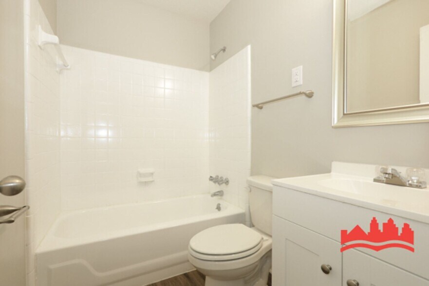 Building Photo - 4721 Bradford Dr