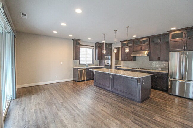 Building Photo - 1418 184th Pl SE