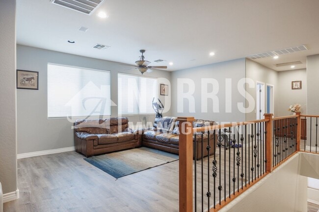 Building Photo - Beautiful Large Home NOT FURNISHED with Pool in Villago Community