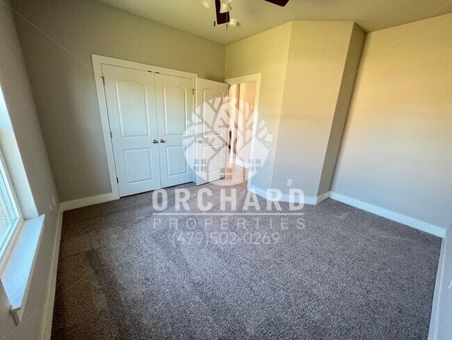 Building Photo - Tontitown- Single-Family Home- Spacious Ke...