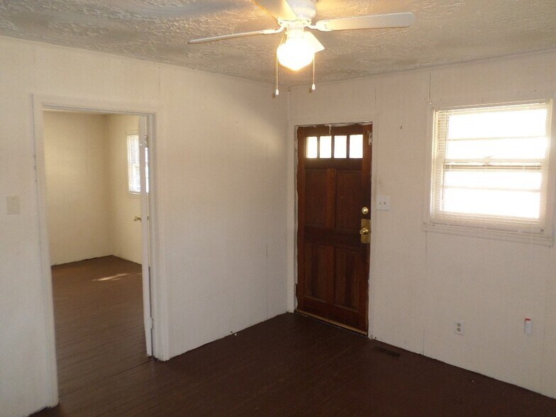Building Photo - 535 Arkwright Dr
