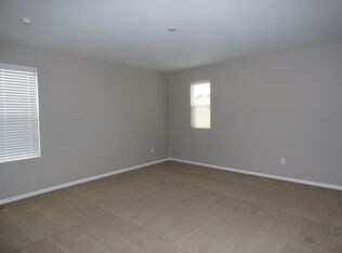 Building Photo - Modern & Convenient 3BR/3BA Home! AVAIL 07/15