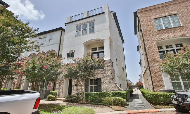 Primary Photo - 2707 Cohn Garden Ln