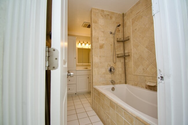 Building Photo - 17070 Los Modelos St