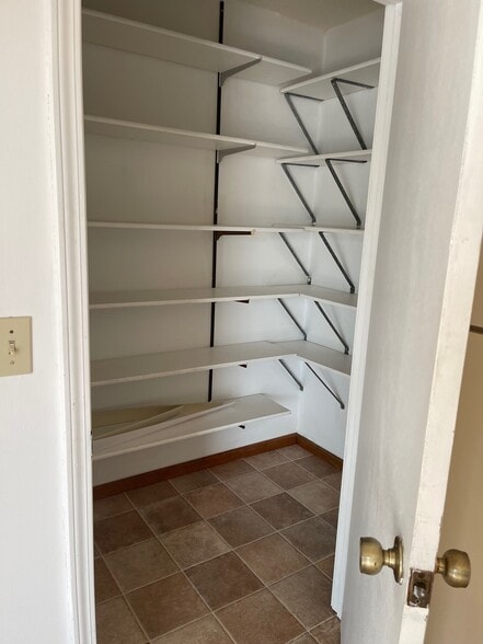 Building Photo - 139 N Washington St