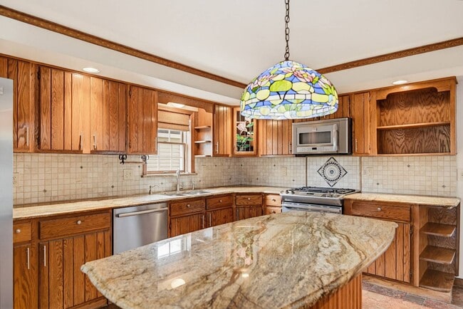 Building Photo - 11 Berry St