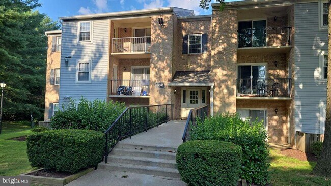 Building Photo - 18300 Streamside Dr