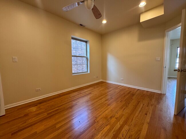 Building Photo - 6204 S Claremont Ave